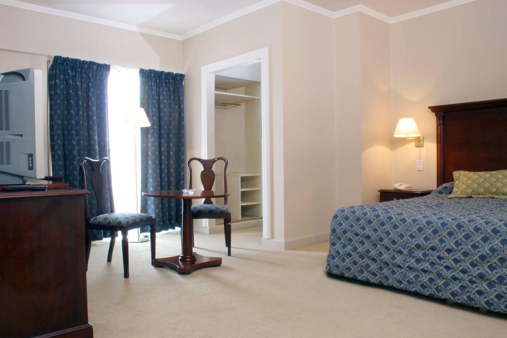 Provincial Plaza Hotel Салта Екстериор снимка