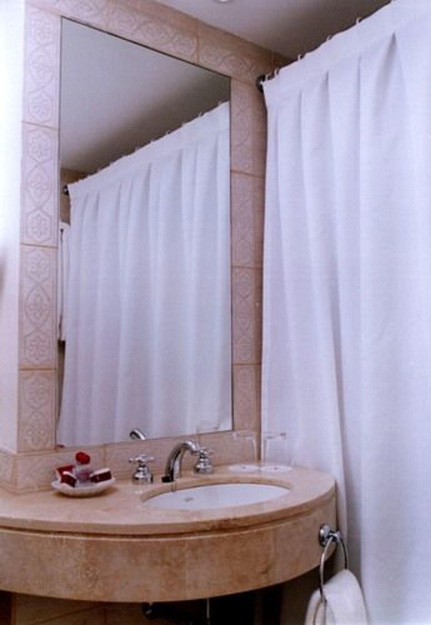 Provincial Plaza Hotel Салта Екстериор снимка