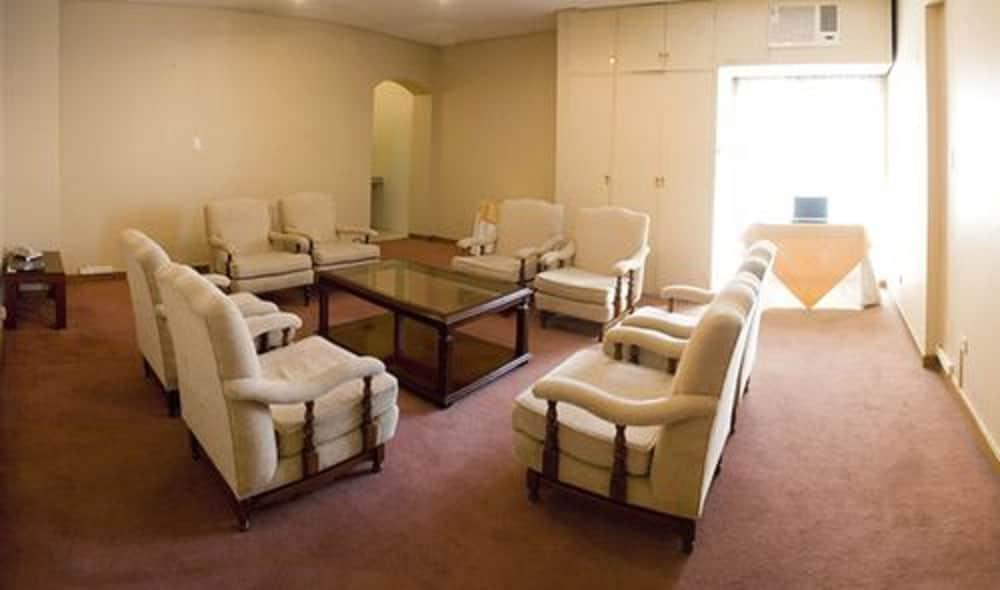 Provincial Plaza Hotel Салта Екстериор снимка
